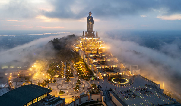 Cho thuê xe 16, 29, 45 chỗ đi Núi Bà Tây Ninh