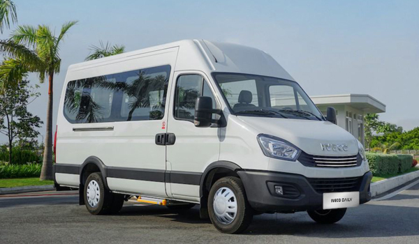 Xe du lịch 16 chỗ trở thành lựa chọn hoàn hảo cho các chuyến đi gia đình & nhóm bạn