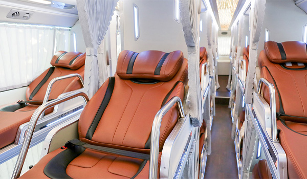 Xe giường nằm là loại xe chuyên chở hành khách đường dài